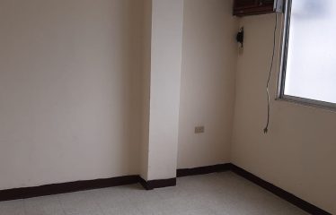 ¡Arrienda en el Corazón de Esmeraldas! 🏢💼🌟 Casa con Local Comercial Grande + 2 Oficinas 🌟