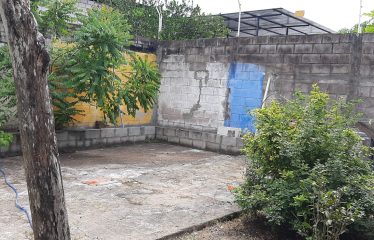 OPORTUNIDAD  LOTE DE TERRENO DE  EN PLAYA ALMENDRO CON  RESTAURANTE CON VIVIENDA Y TERRENO . JUNTO  A LA PIZZERIA  VIÑA AZUL, TONSUPA.   BUENA UBICACION