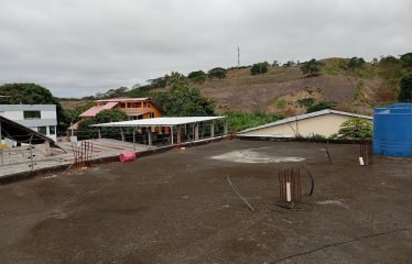 ¡Locales Comerciales en Venta o Arriendo! 🏬🚗Ubicación Estratégica: Vía a Atacames, en una zona de alto tráfico y visibilidad.