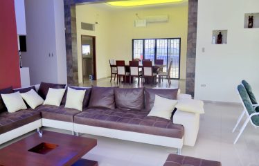 VENDO AMPLIA CASA SECTOR VUELTA LARGA, PARROQUIA ERNESTINA