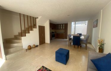 VENDO HERMOSA CASA EN CALDERON