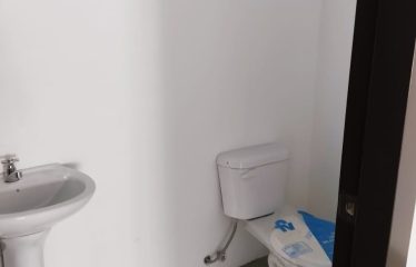 ALQUILO LOCAL COMERCIAL MEDIANERO AV MIGUEL H ALCIVAR