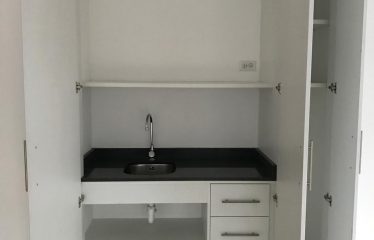 Excelente oficina en edificio de lujo