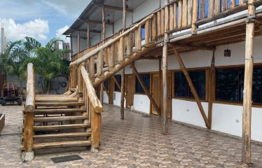 Vendo amplio y acogedor Hostal en Puerto Engabao/Playas Villamil