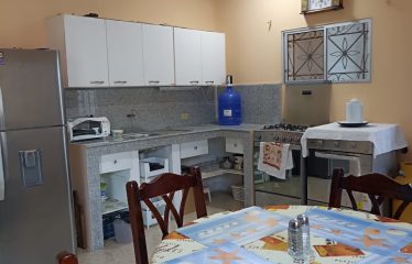 2 Casas en venta construidas en 1 solar grande, en La Libertad, Santa Elena