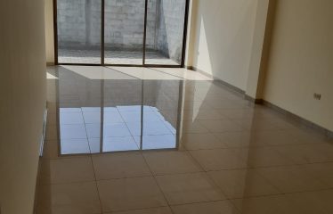 Vendo casa de dos plantas con jacuzzi, en Mallorca Village, Km. 13 vía La Puntilla-Salitre.