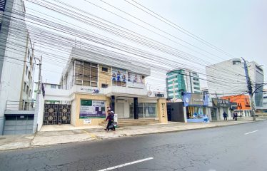 CASA COMERCIAL EN VENTA SECTOR SHYRIS 752M2