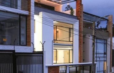 Una casa no es solo un lugar… es donde tu familia estará a salvo, crecerá y será feliz.