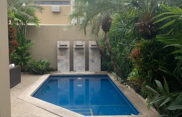 VENDO HERMOSA CASA EN SAMBORONDON PRIMEROS KMS