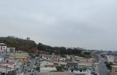 Se vende condominio a desnivel rentero en cdla. Bellavista, en área privada.