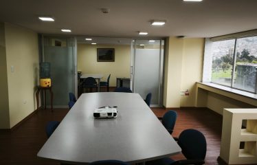 Oficina remodelada – sector 12 de Octubre