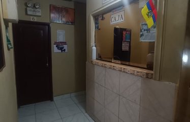 Se vende o se alquila hostal-hotel mixto en pleno Centro de Guayaquil.