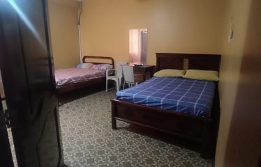 Se vende o se alquila hostal-hotel mixto en pleno Centro de Guayaquil.